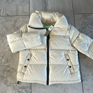 New with tags cream Hudson puffer